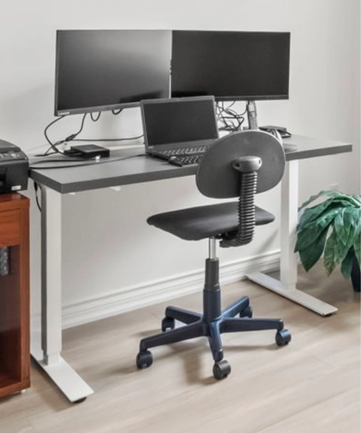 Sit to stand desk and chair - photo 3