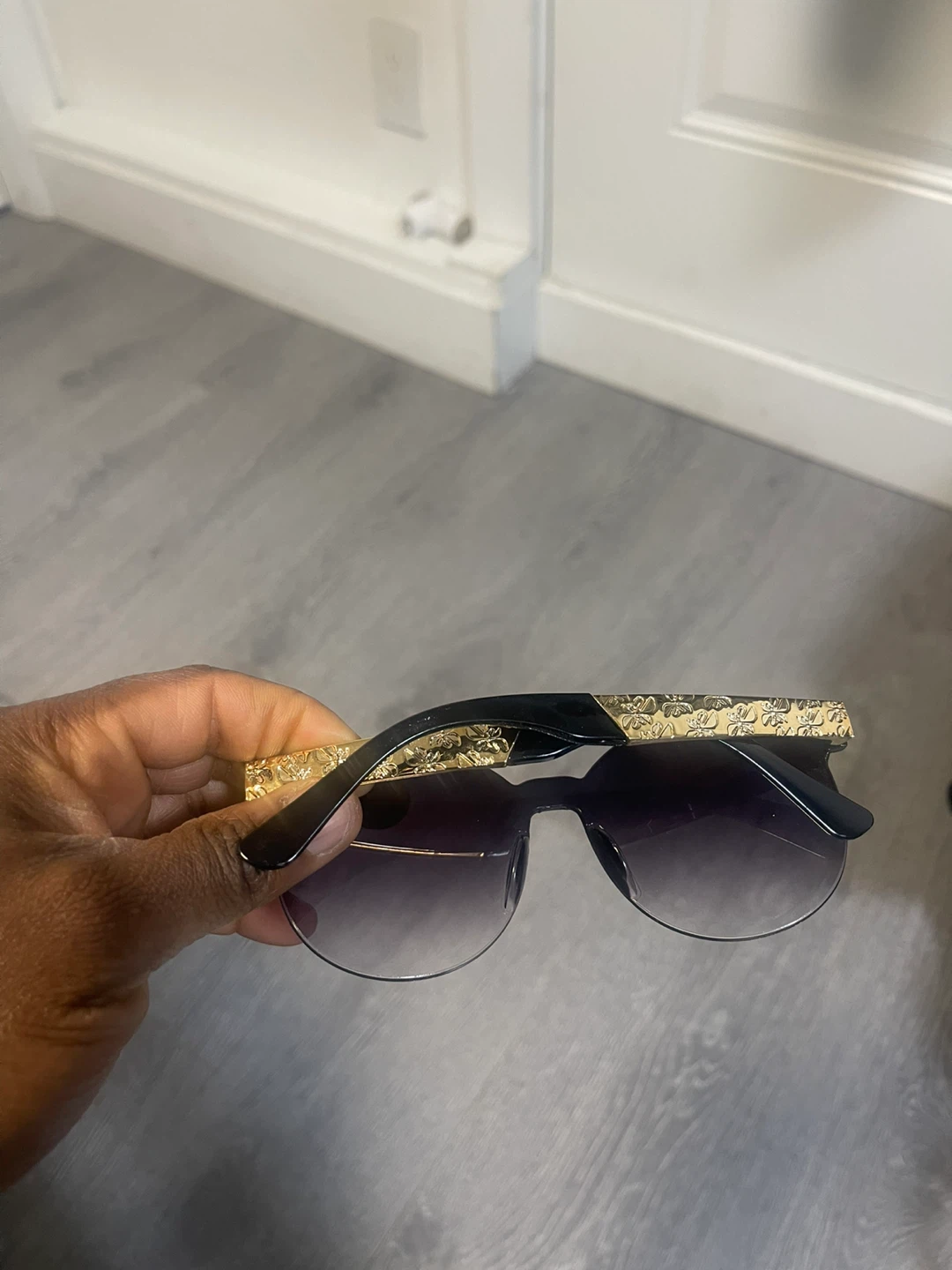 Rimless Sunglasses with Gold Accents - photo 5