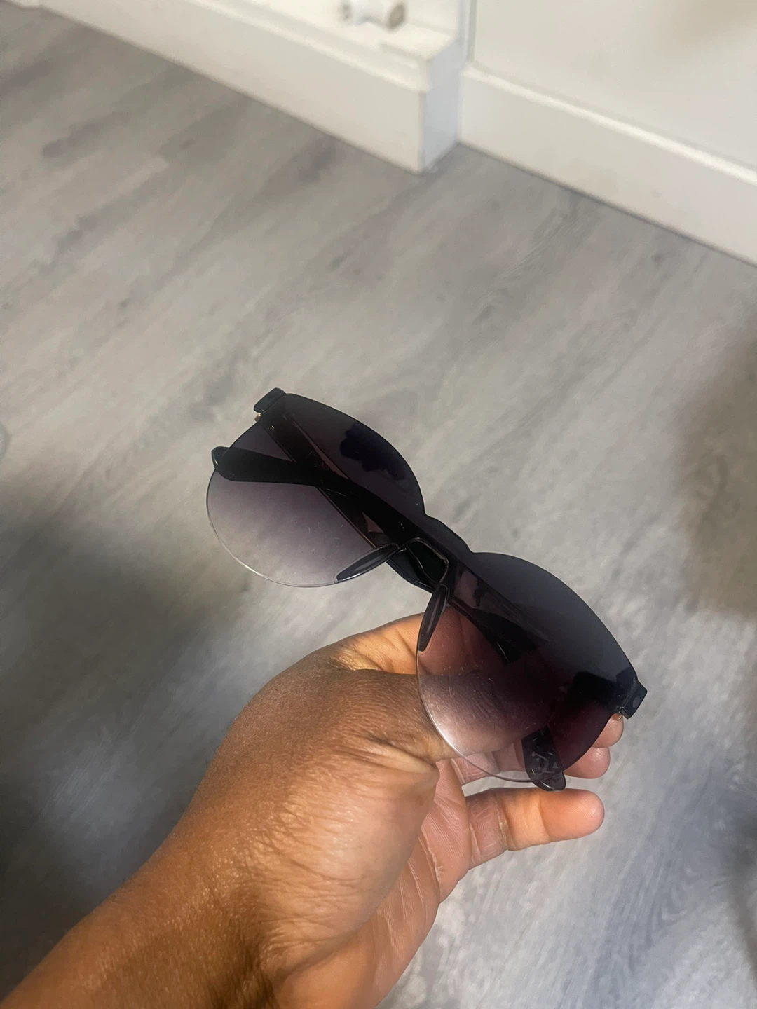 Rimless Sunglasses with Gold Accents - photo 4