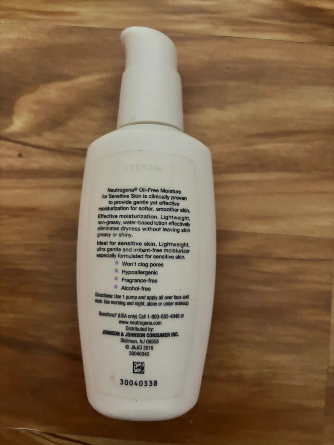 Neutrogena Oil-Free Moisture for Sensitive Skin 4 oz - photo 2