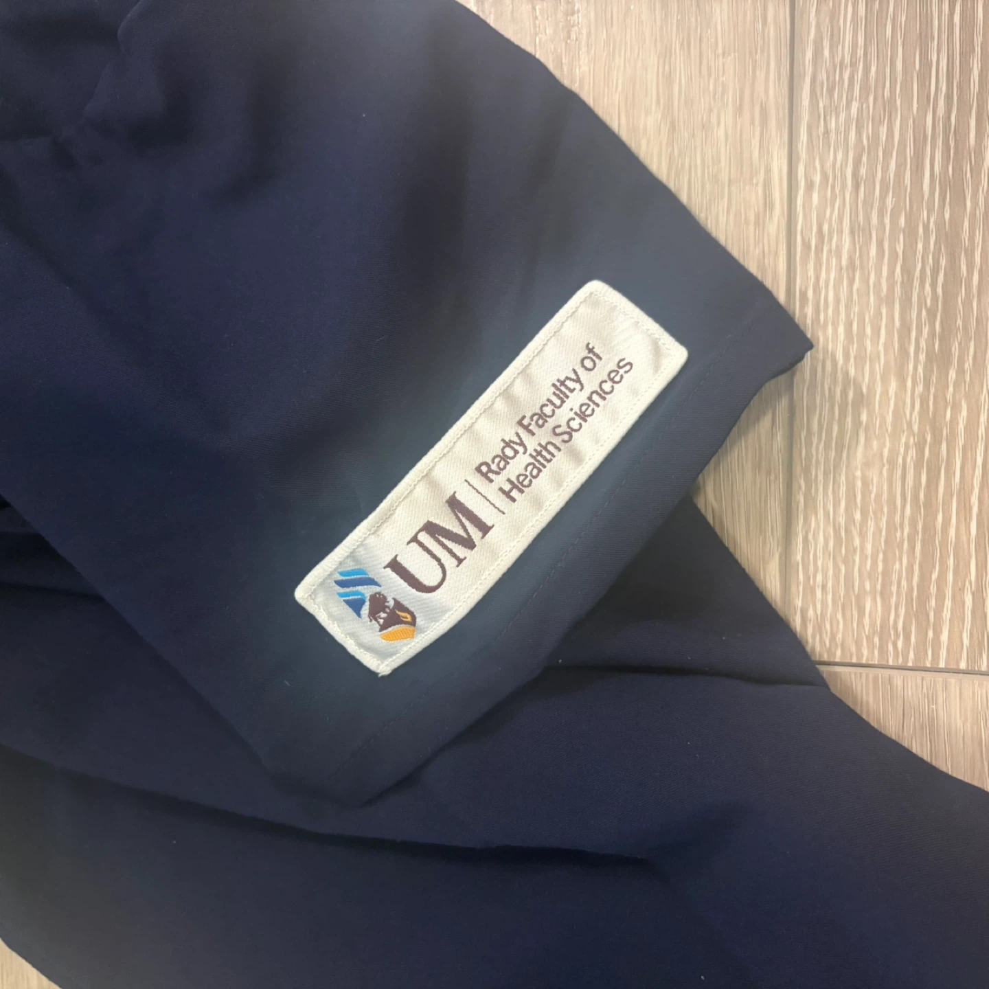 FIGS Navy Scrub Top & Pants Set - photo 3