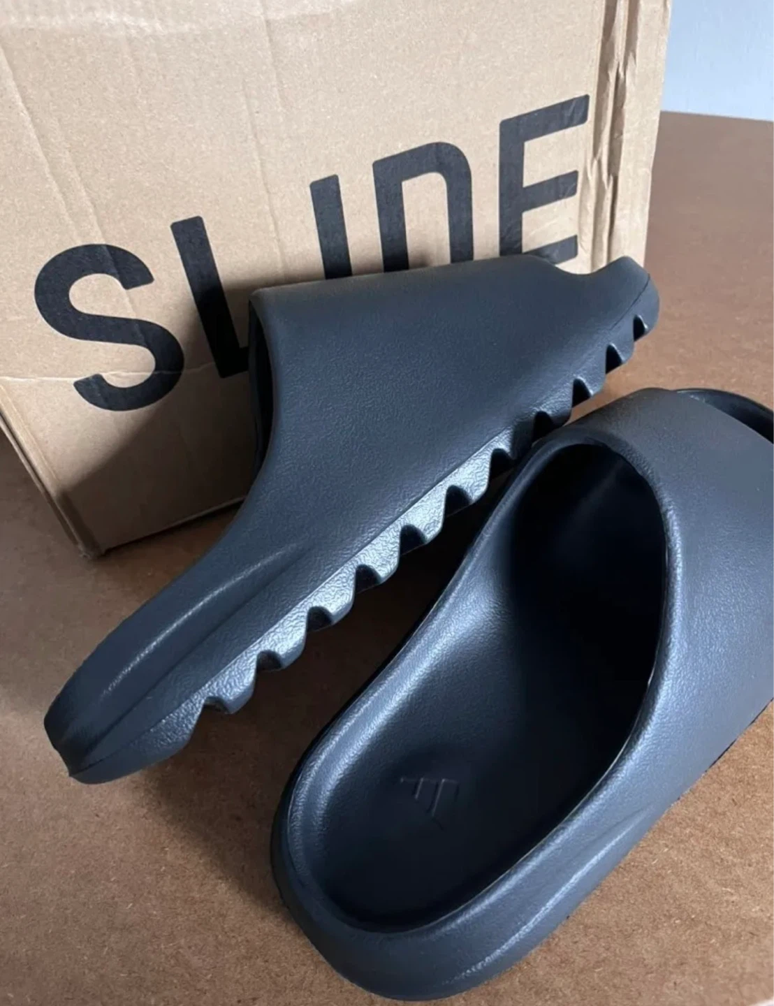 Adidas Yeezy Slide Black Onyx - photo 4