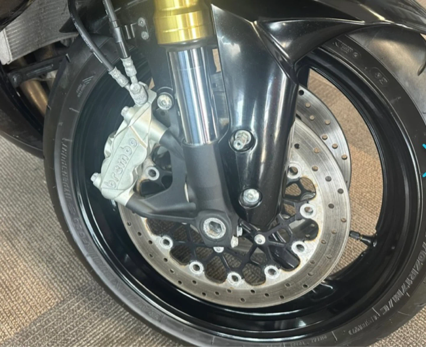 Black Suzuki GSXR 750 Motorcycle - photo 3
