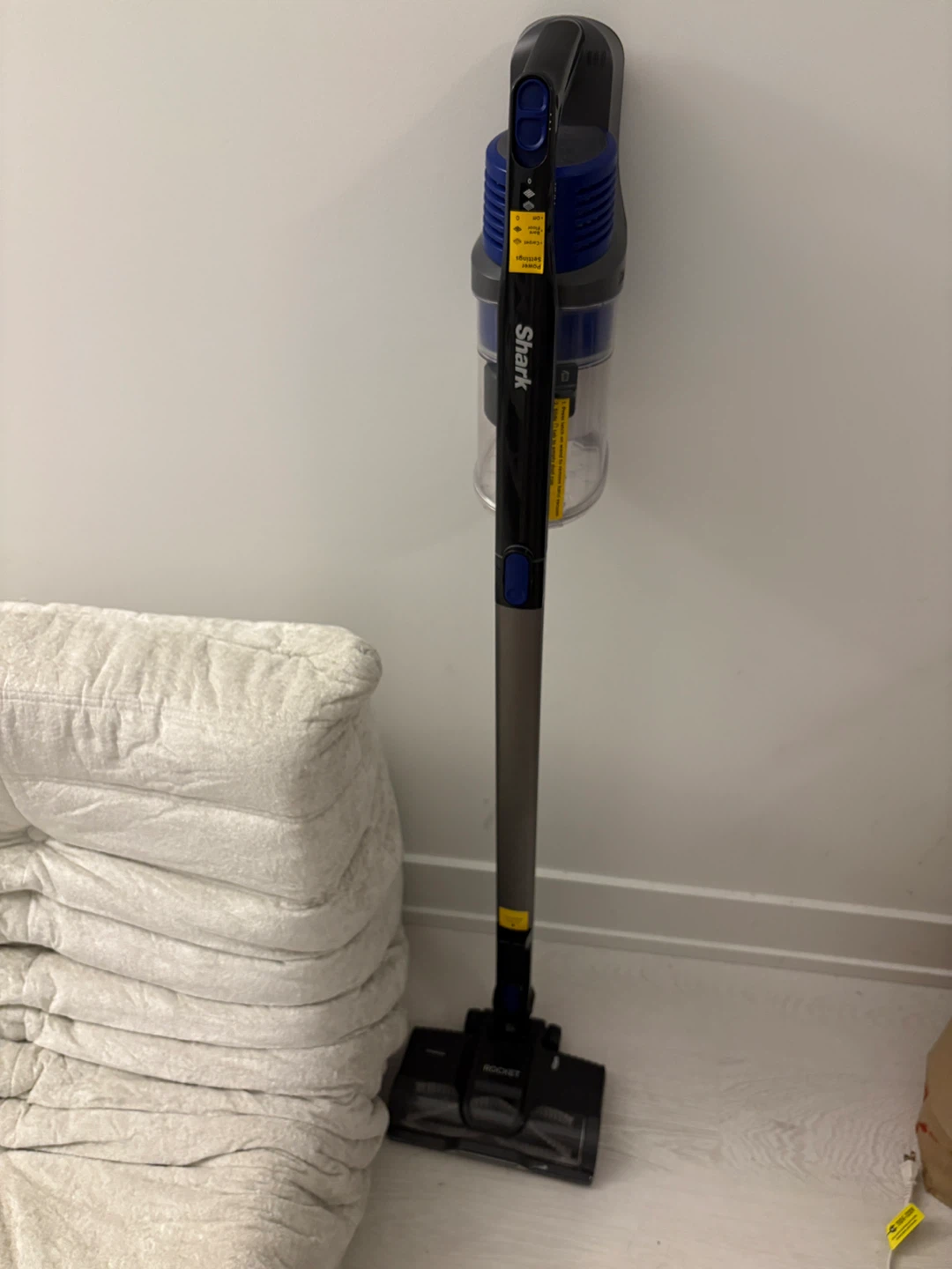 Shark Rocket Cordless Stick Vacuum IX142 - photo 2