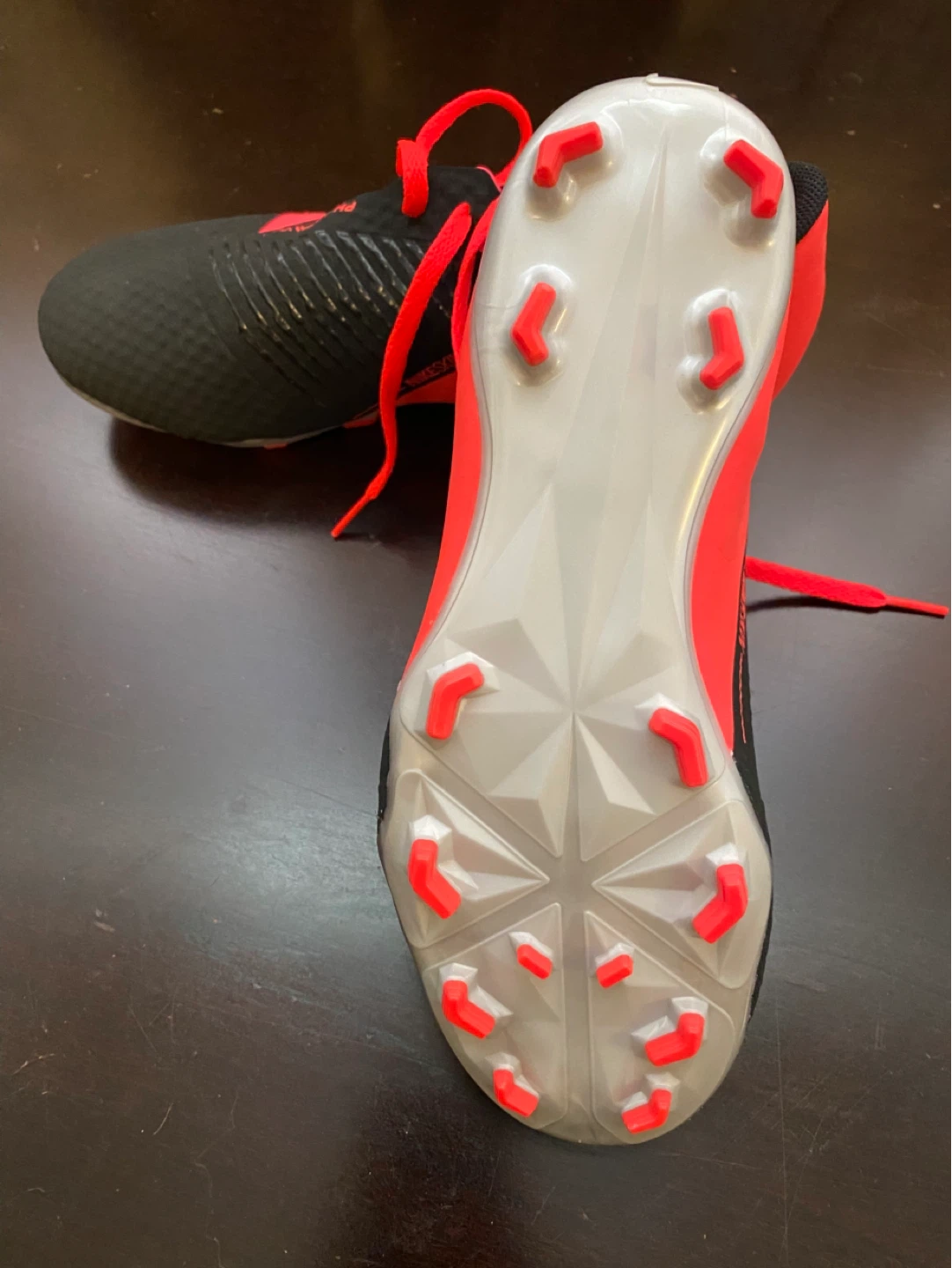 NIKE PHANTOM SOCCER CLEATS (SIZE 6Y) *PLEASE READ INFO* - photo 3