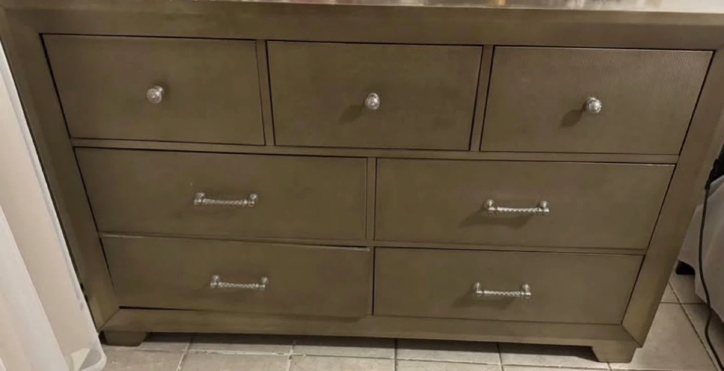 Dresser