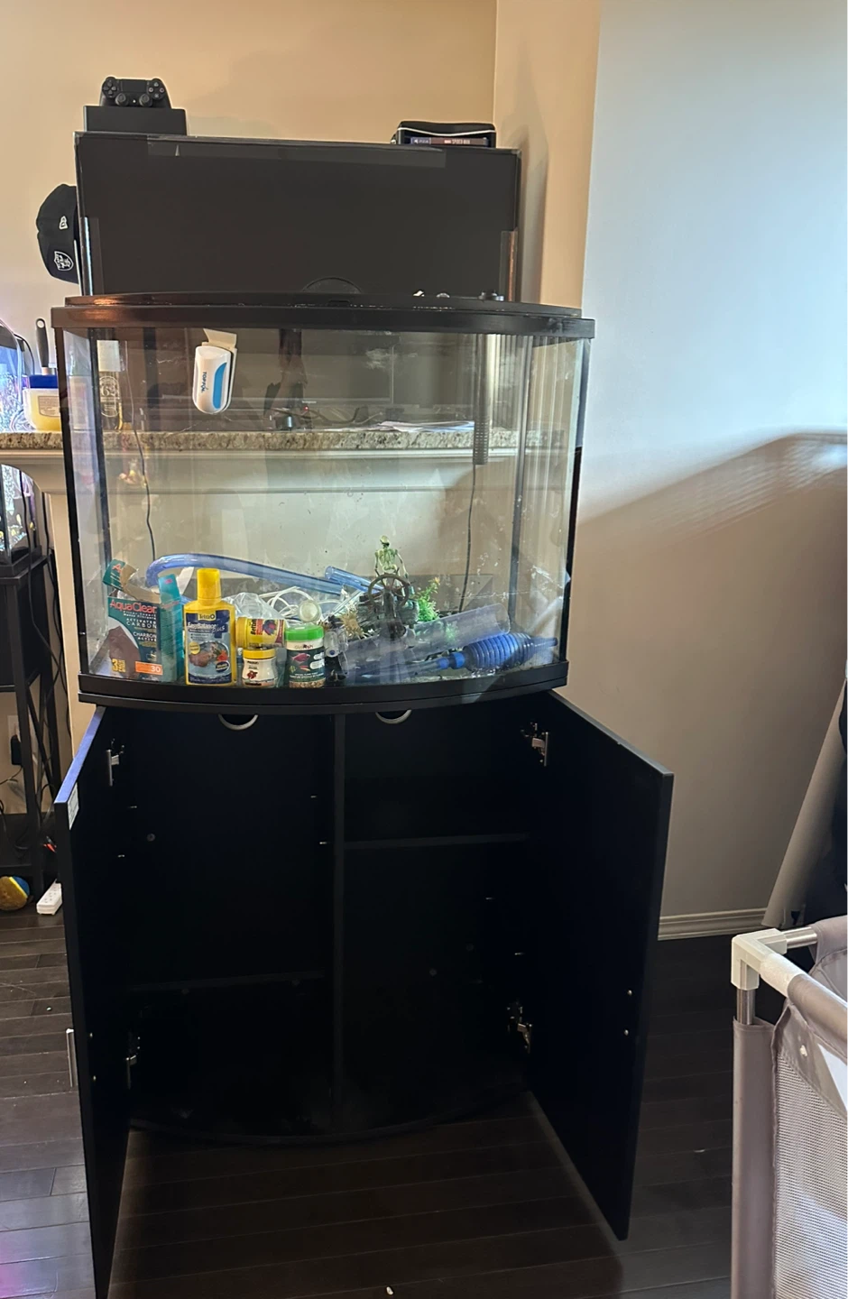36gal Bowfront Aquarium with Stand - photo 2