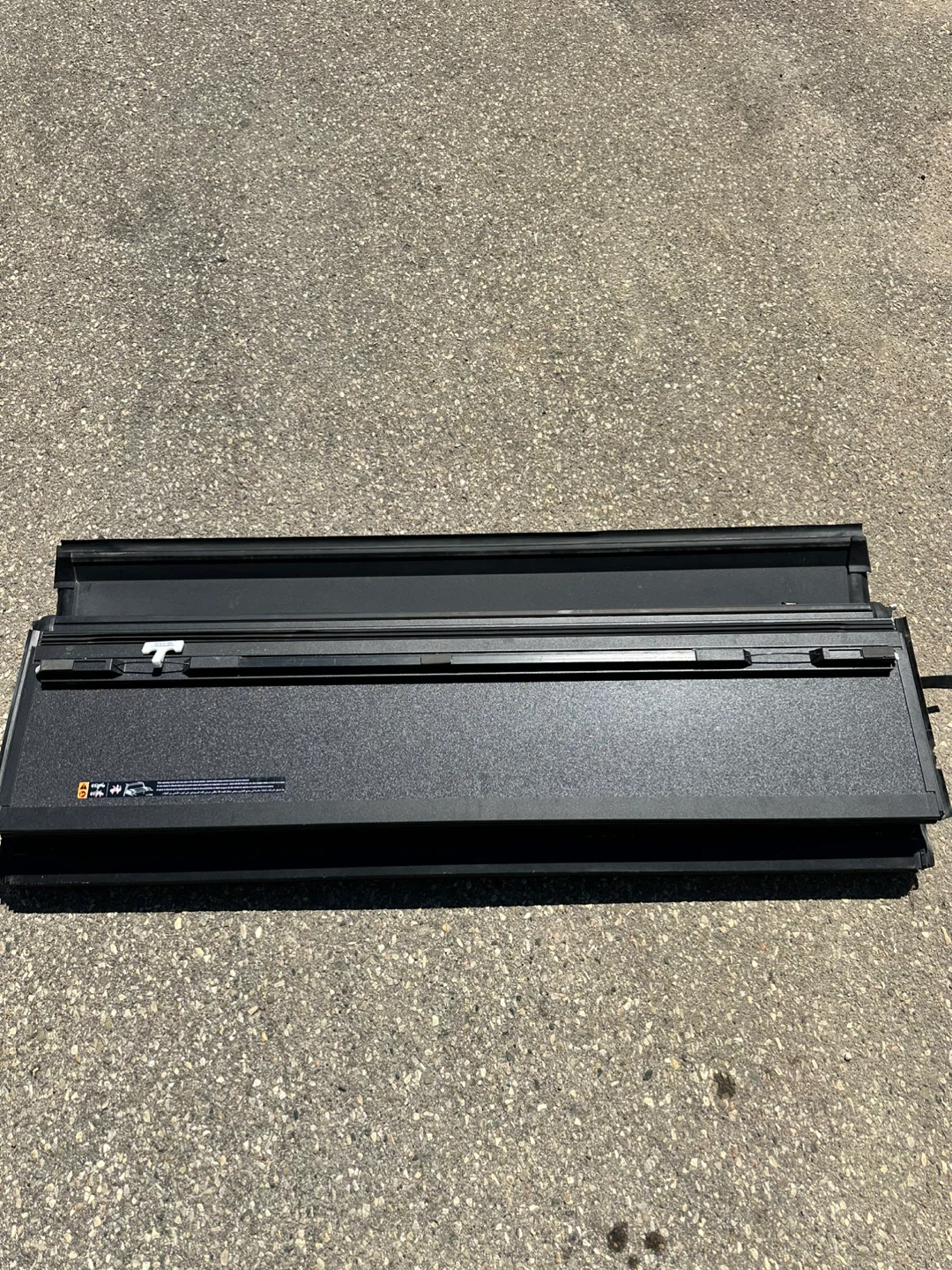 Folding Hard Tonneau Cover for Silverado EV Pickup Truck