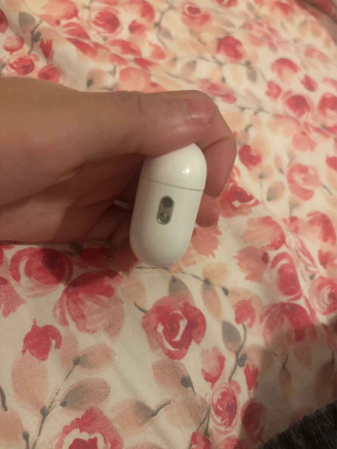 Apple AirPods Pro Charging Case - photo 4