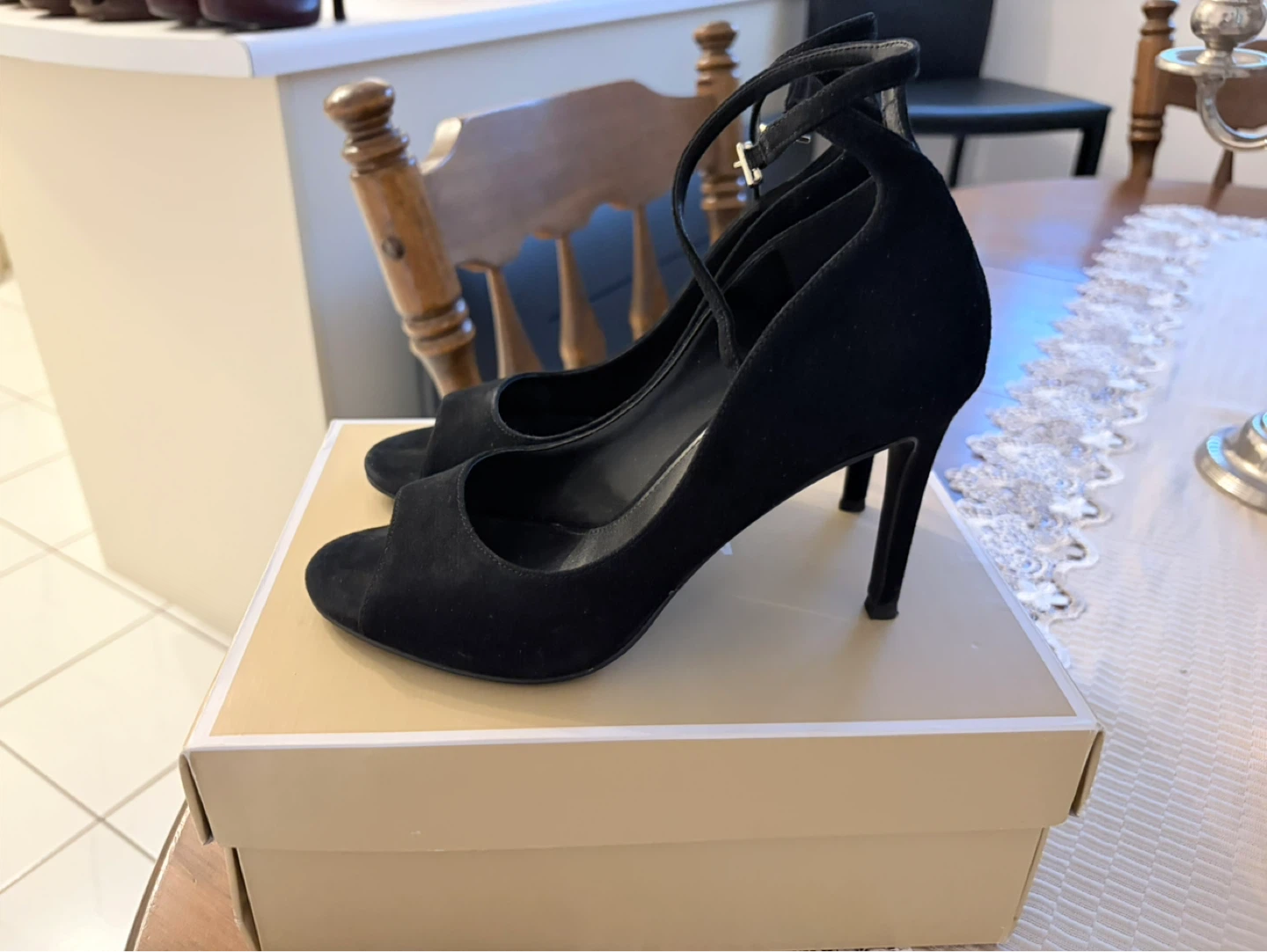 Women’s Michael Kors black suede shoes size 6.5 - photo 3
