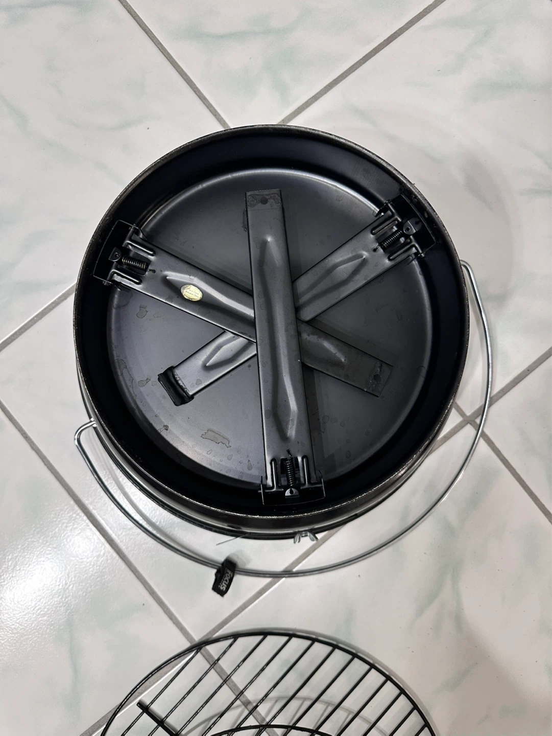 Portable 16” Charcoal Kettle BBQ Grill - photo 4
