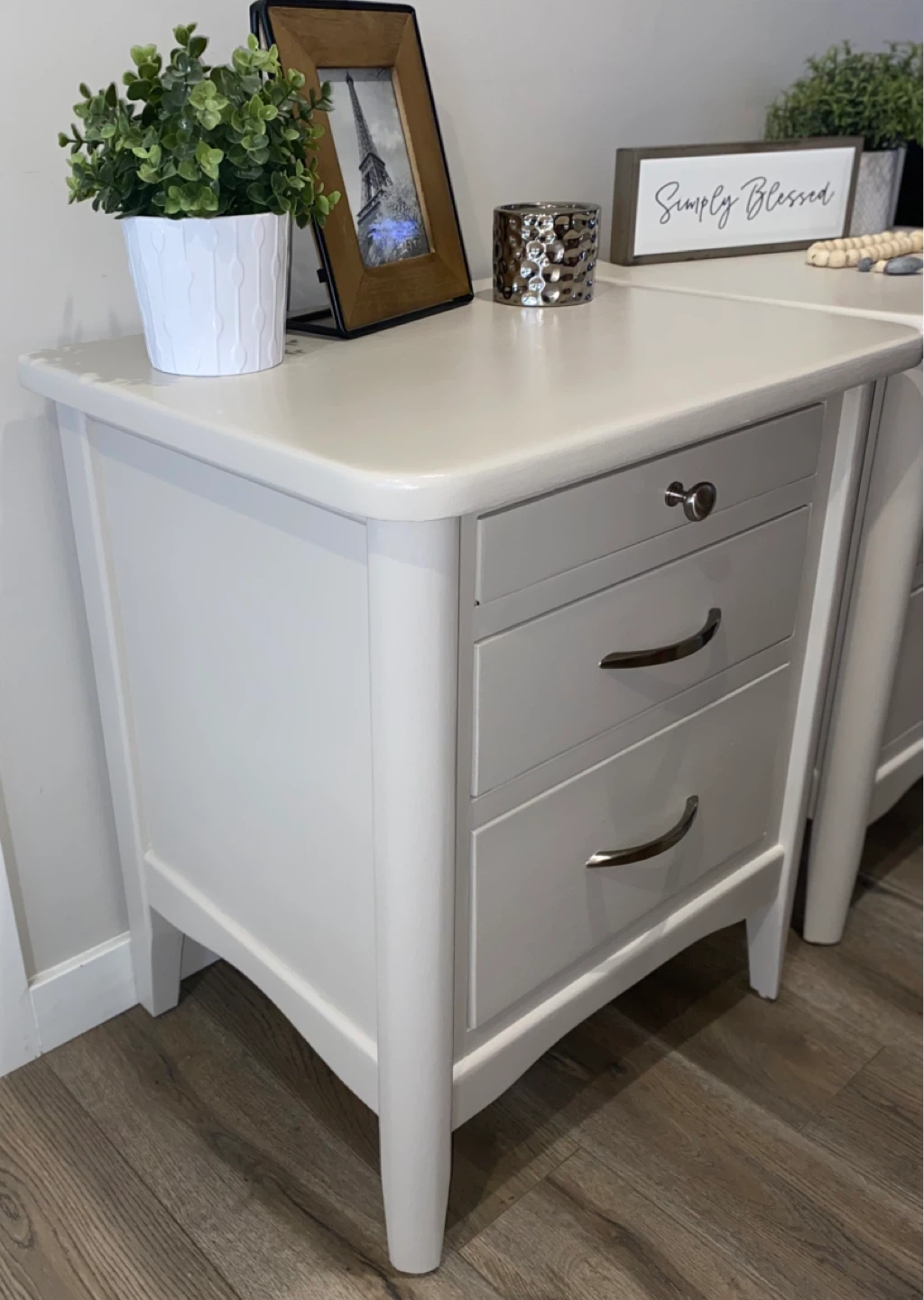 Hardwood King Nightstands Cashmere & Silver - photo 3