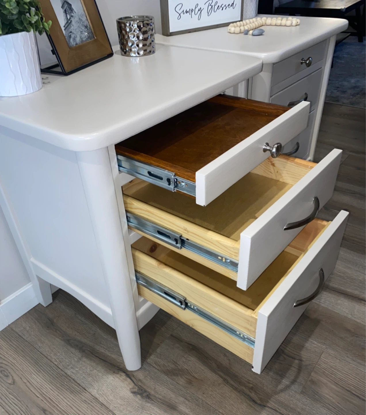 Hardwood King Nightstands Cashmere & Silver - photo 2