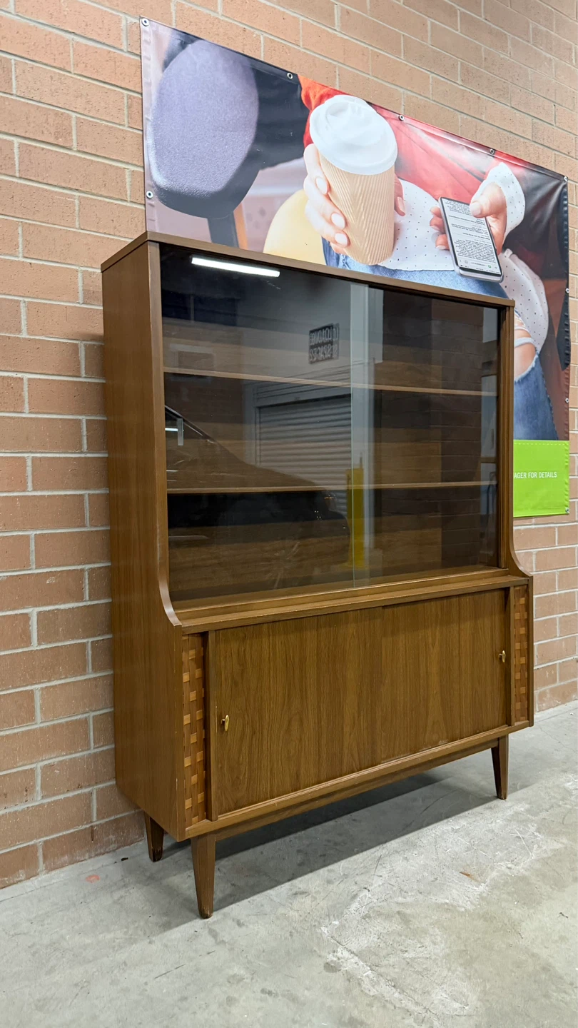 Vintage Mid-Century Display Cabinet - photo 2