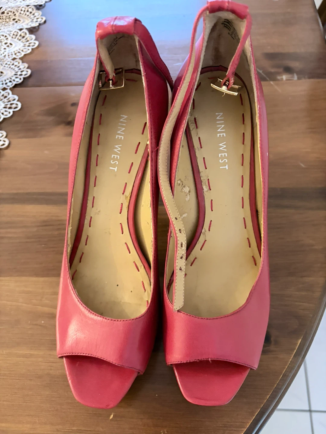 Women’s Nine West red leather shoes size 6.5