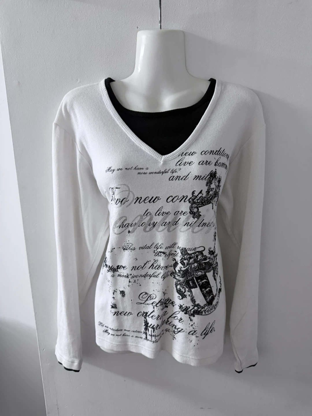 Collins Double-Layer Poem Graphic Long Sleeve V-Neck - photo 3