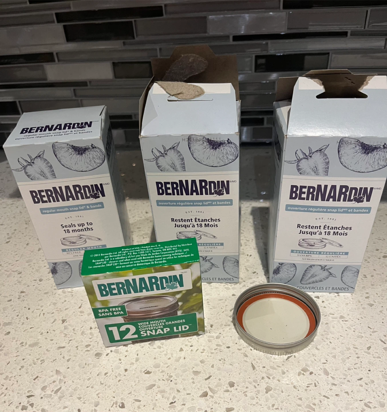 4 boxes Bernardin Regular Mouth Snap Lids & Bands