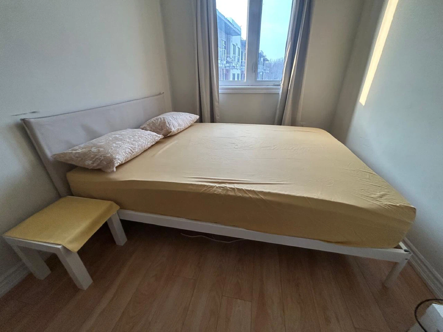 Queen Size Bed Frame with Headboard. Including mattress. - photo 2