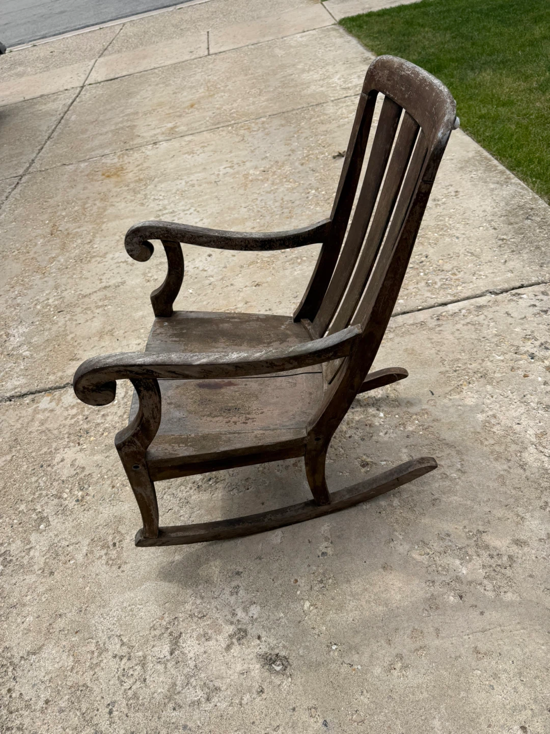 Vintage Wooden Rocking Chair - photo 3