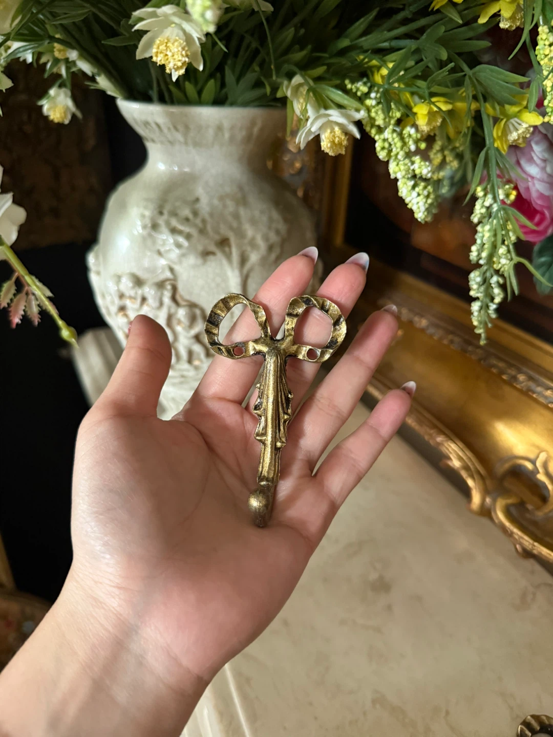 Ornate Light switch plate cover & bow hook - photo 2