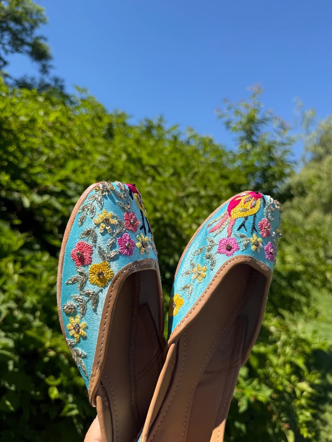 Embroidered Handmade Jutti