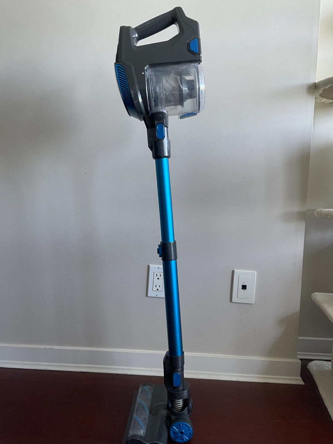 Blue Cordless Stick Vacuum Cleaner - photo 2