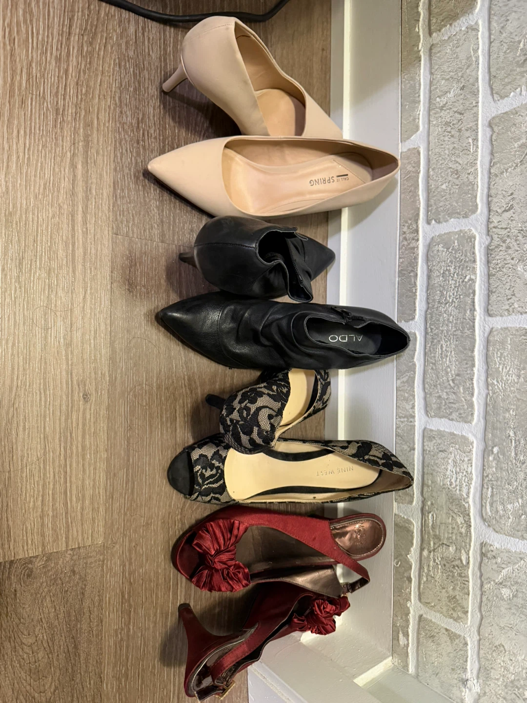 Size 7.5 - 9 pairs of shoes (barely worn) - photo 2