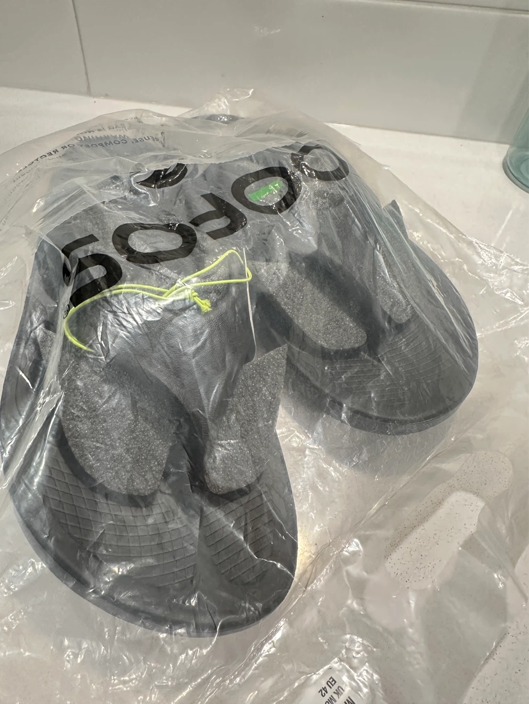 Brand new Oofos Oorignal Sandal Men size US 9