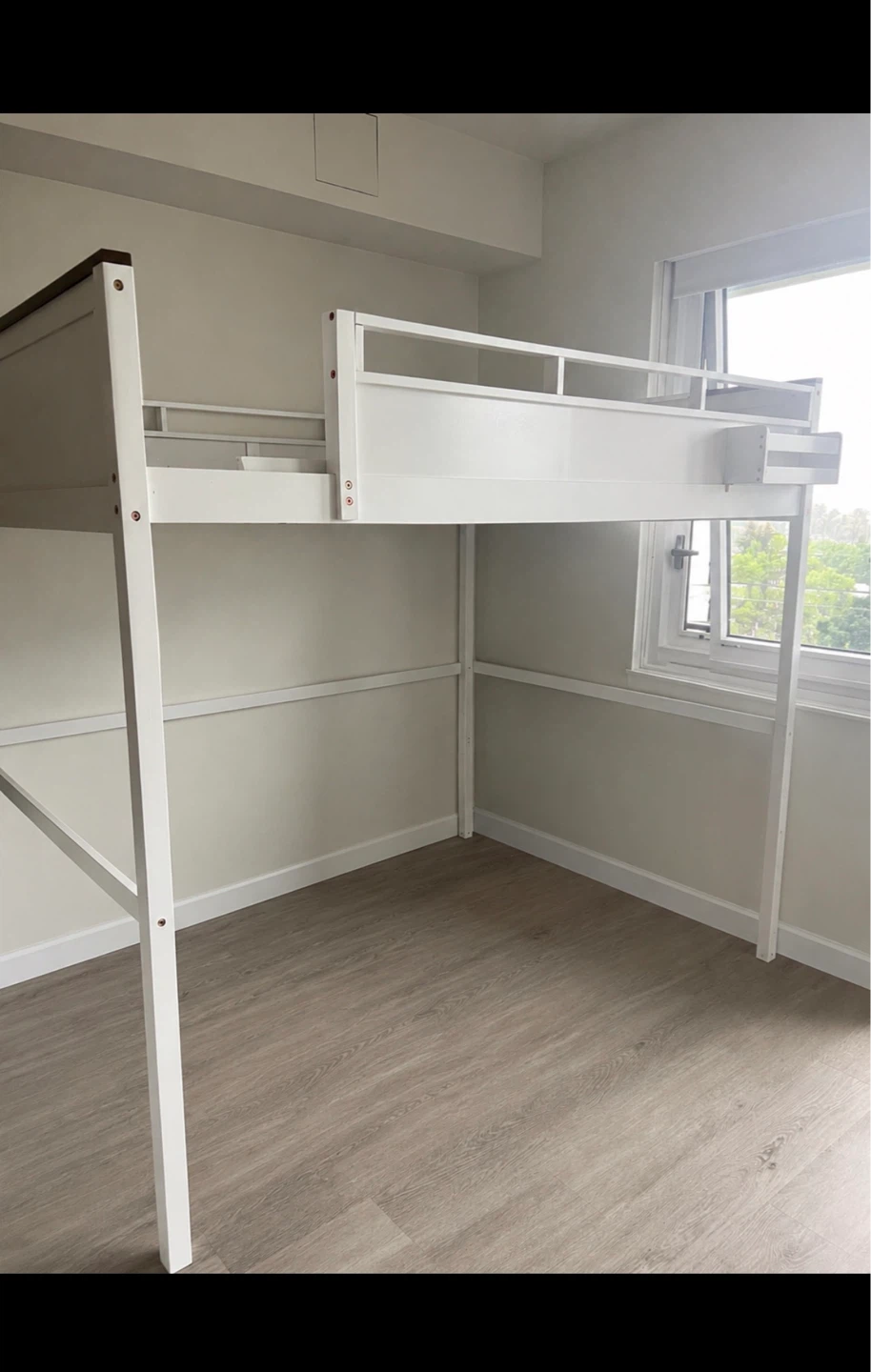 Queen Loft Bed with Desk - White