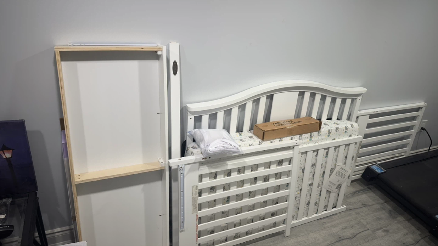 Graco Crib with Drawer and Mattress - photo 3