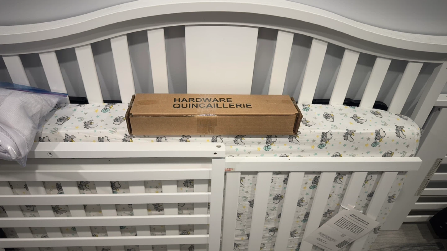 Graco Crib with Drawer and Mattress - photo 5