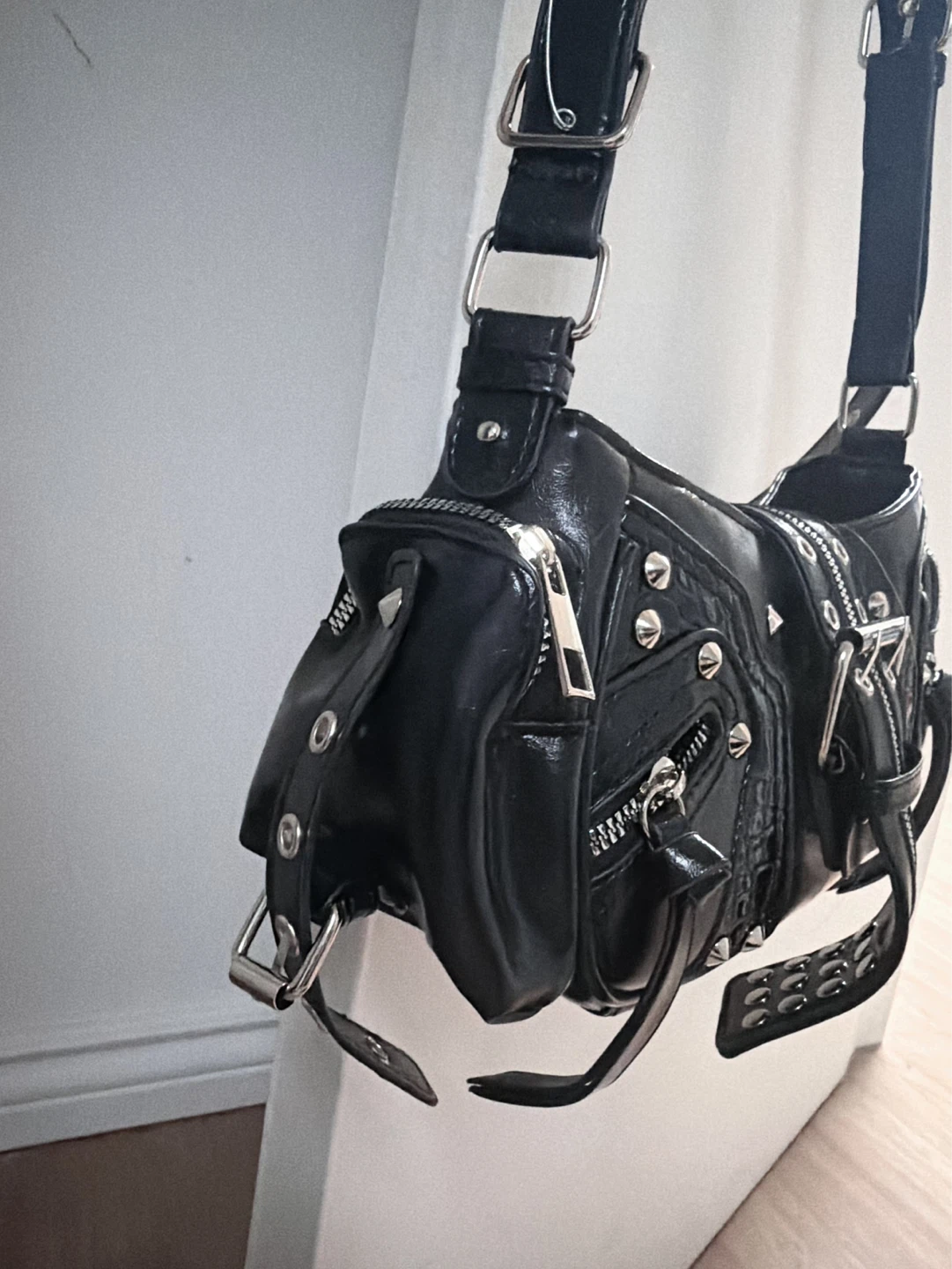 Black Y2K Shoulder Bag - photo 2