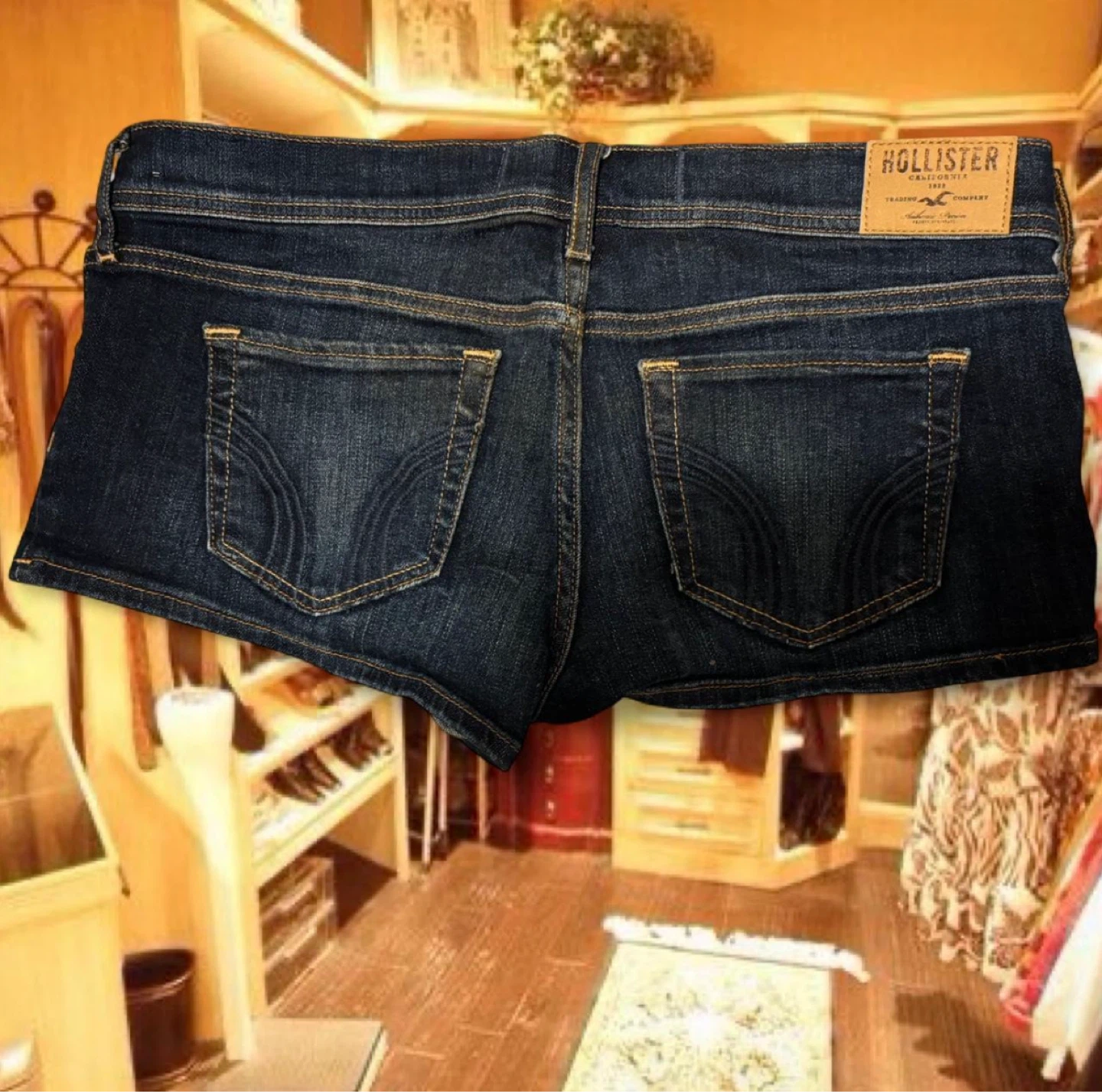 Hollister vintage micro Denim Shorts - Size 7 - photo 2