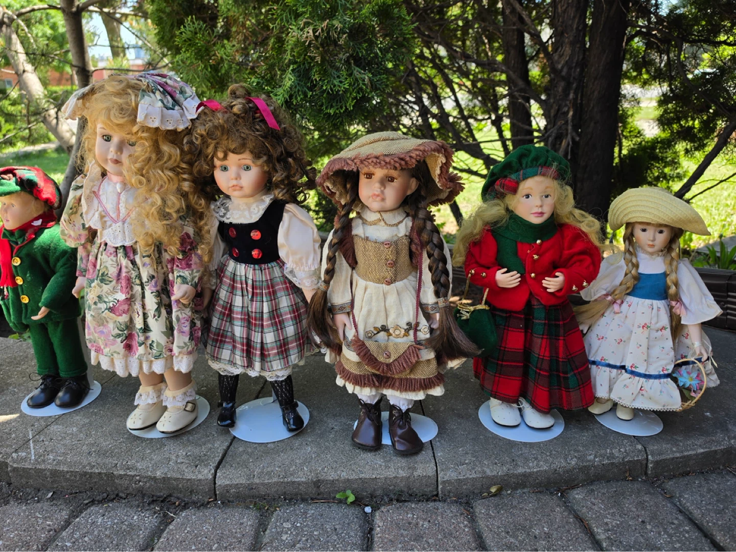 Collection of 10 Vintage Porcelain Dolls - photo 2