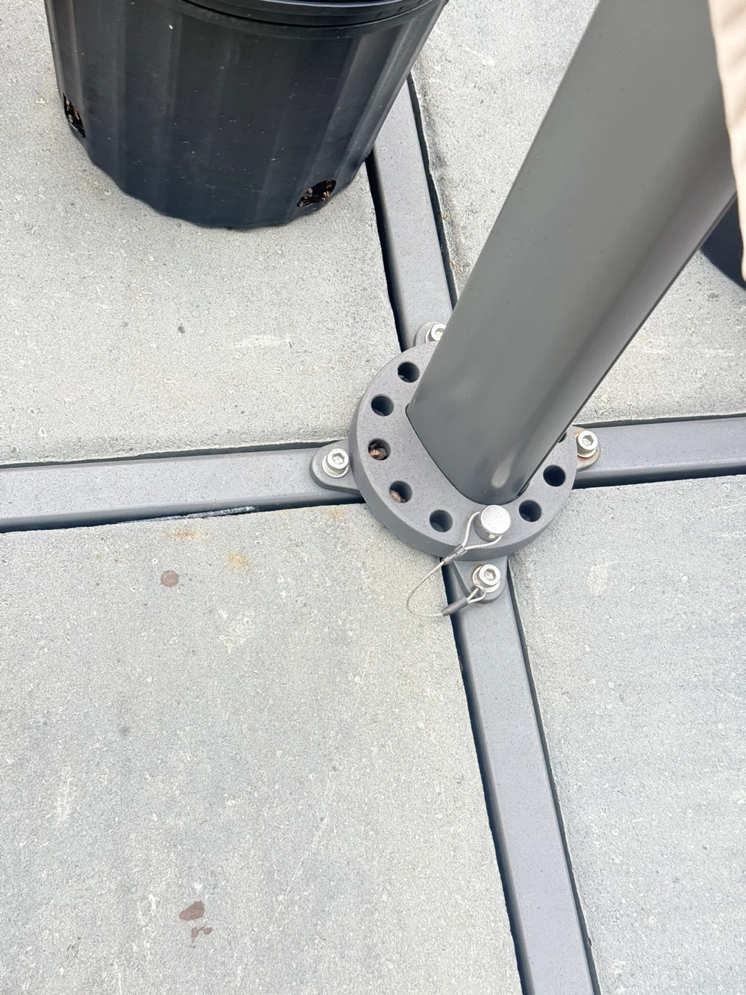 Cantilever Patio Umbrella with rock stands - photo 2