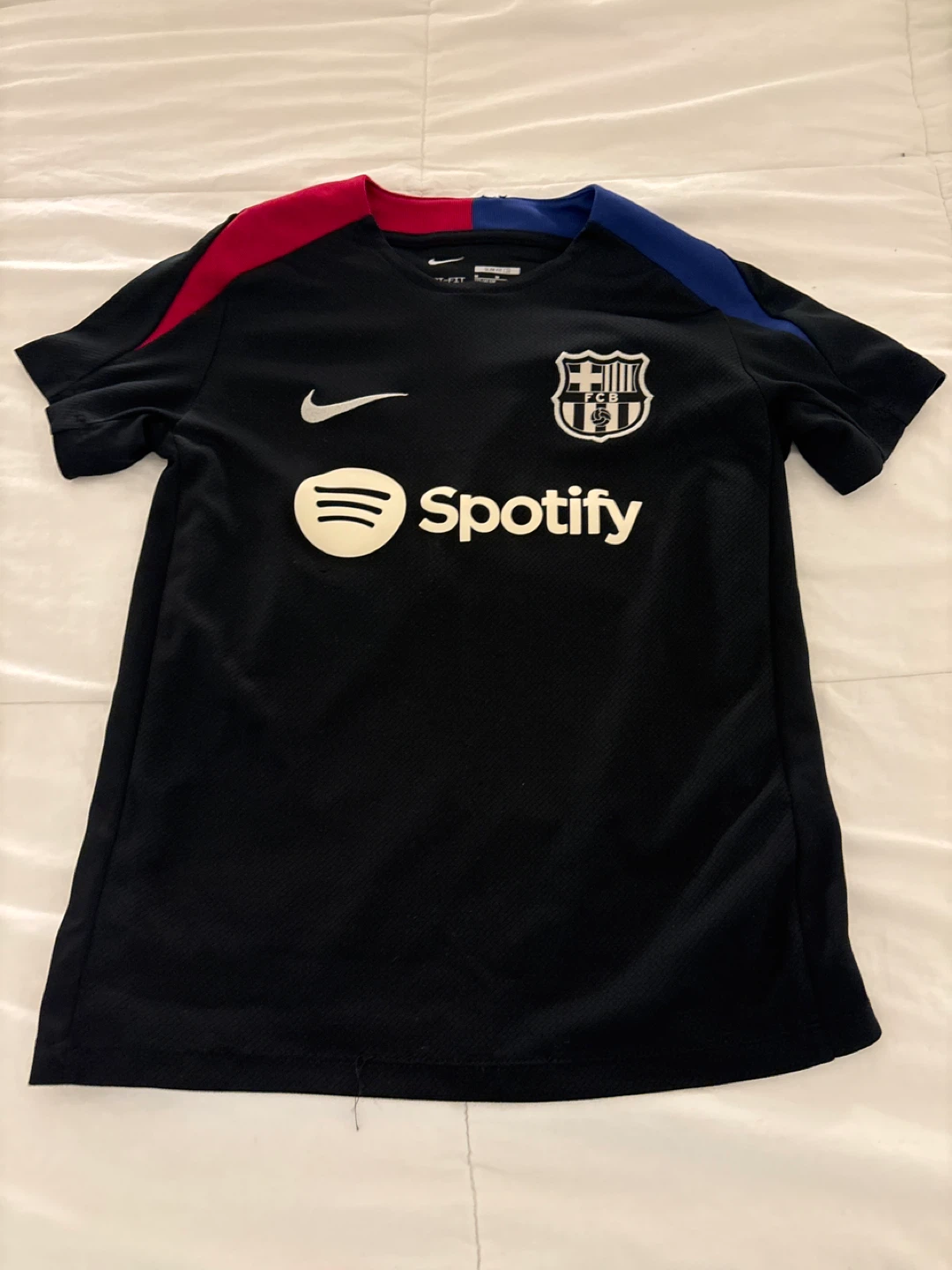 Original Barcelona training jersey for kids