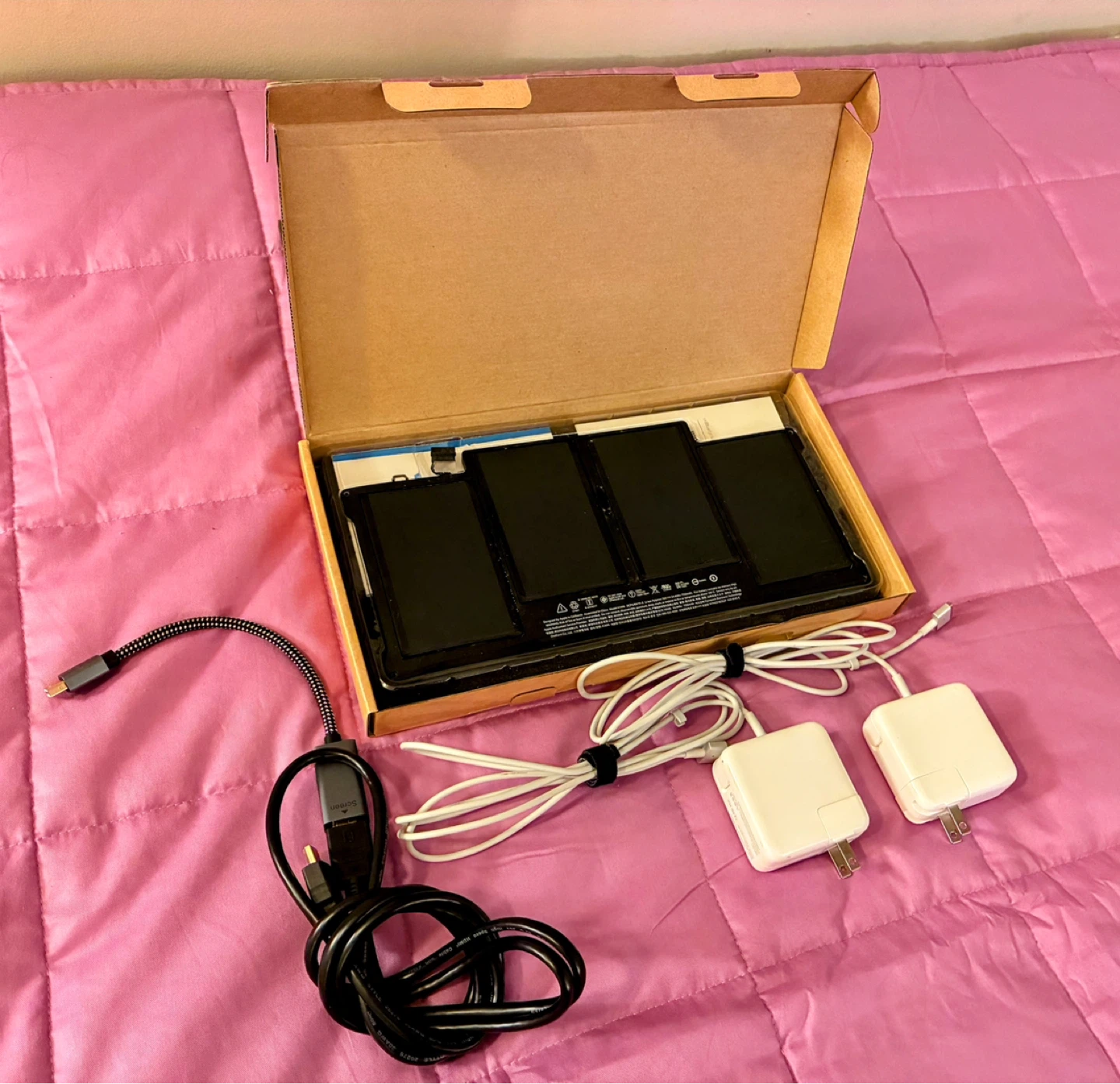 MacBook Air 2017 with Accessories - photo 3