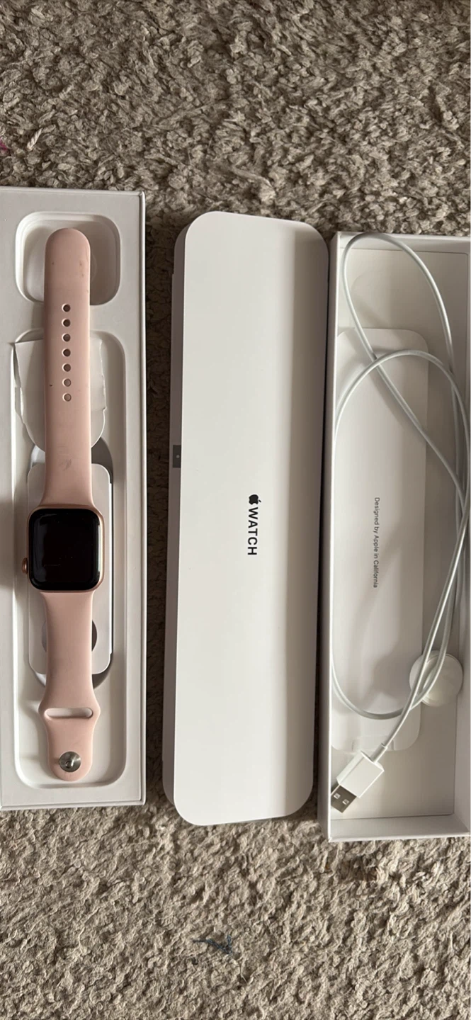 Apple Watch Series 6 Gold Aluminium 40mm - photo 2