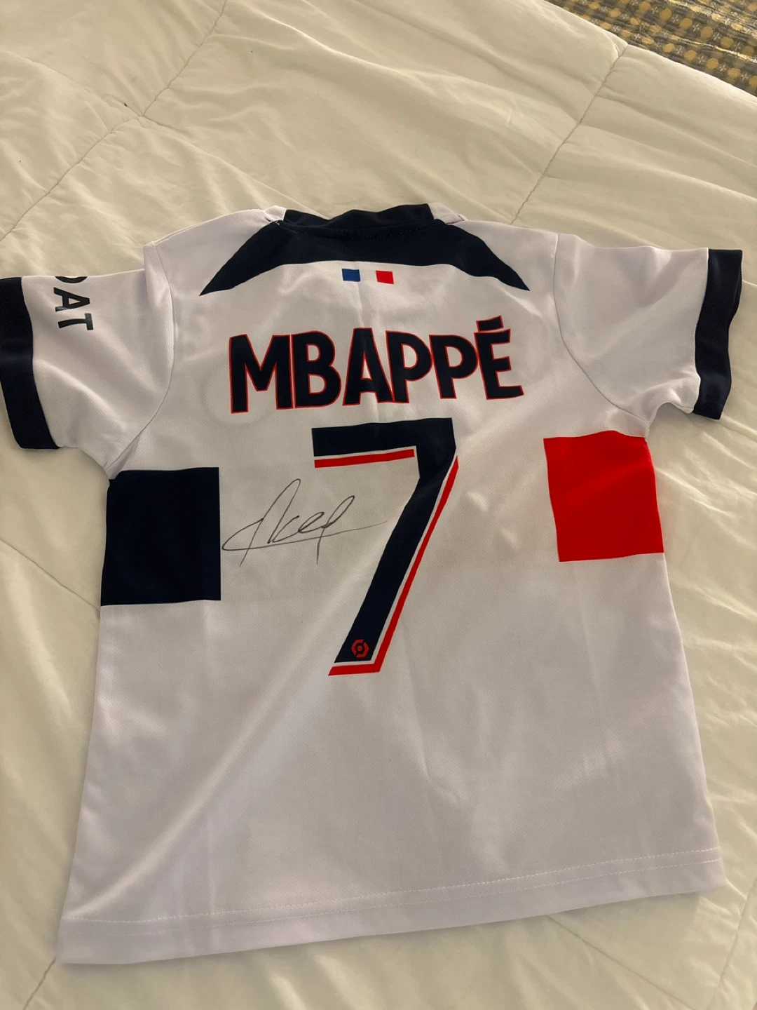 Mbappe signed jersey for kids 7-9 years old - photo 2