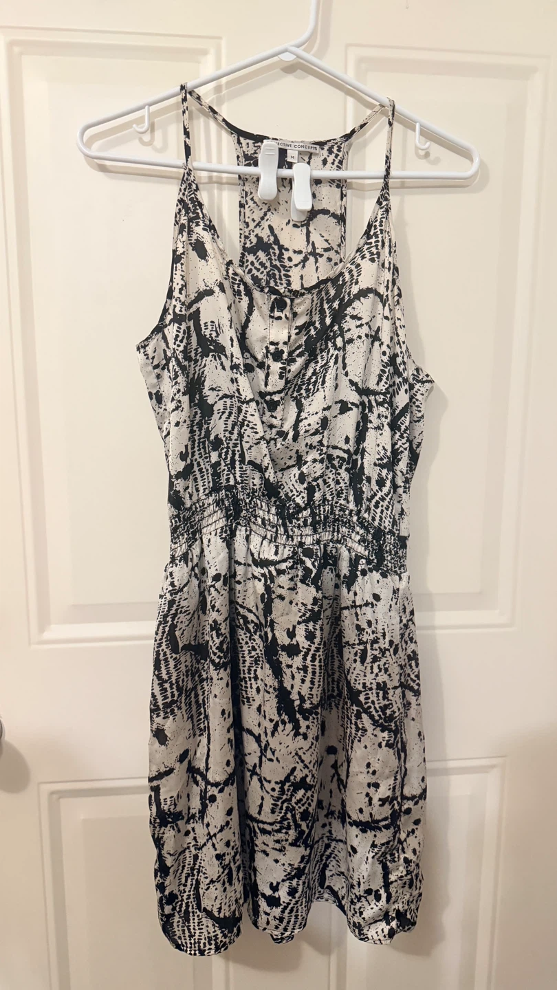 Abstract Patterned Dress Size M