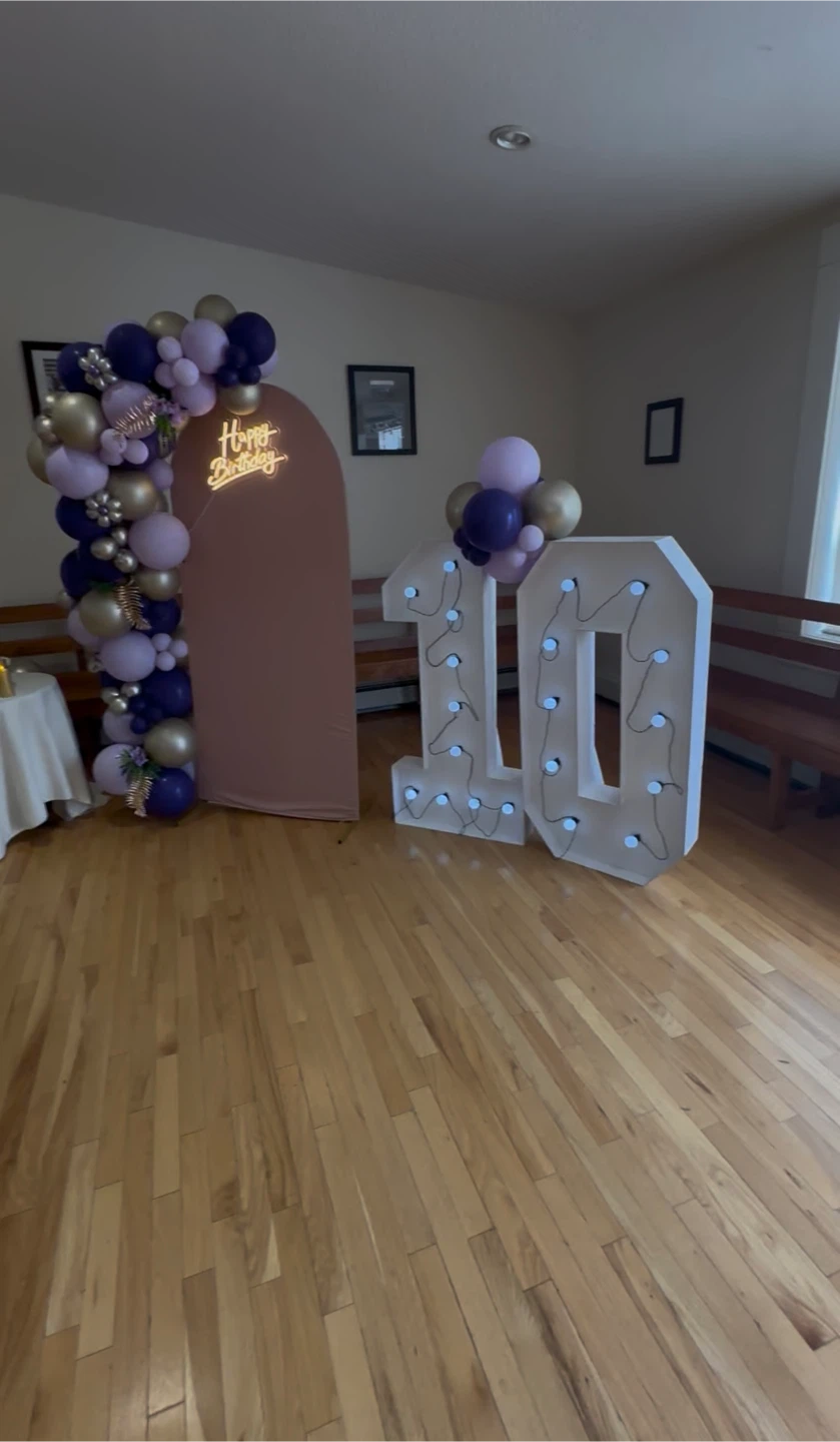 Marquee Number 10 with Balloon Arch - photo 2