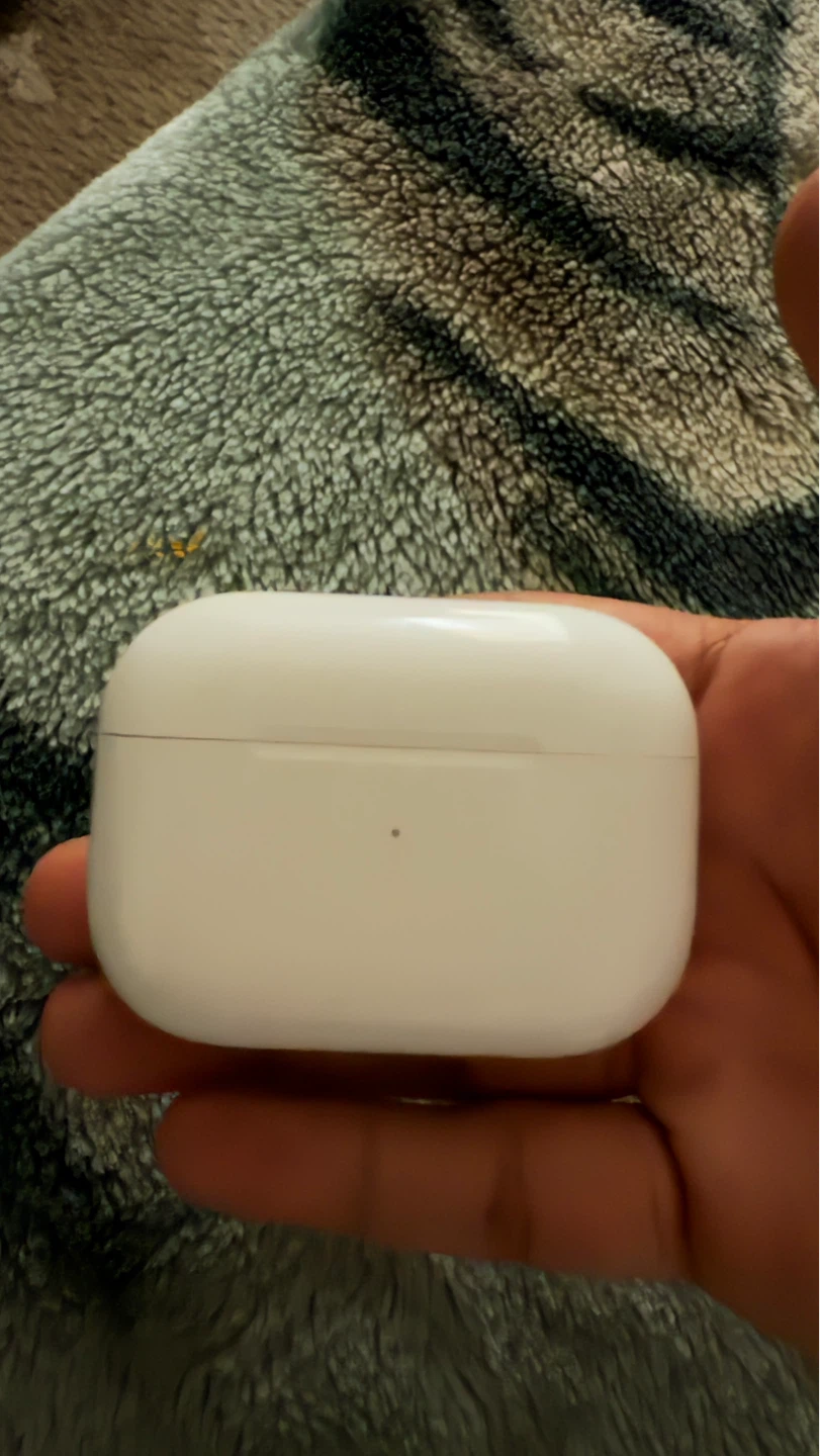 Apple AirPods Pro 2 Charging Case