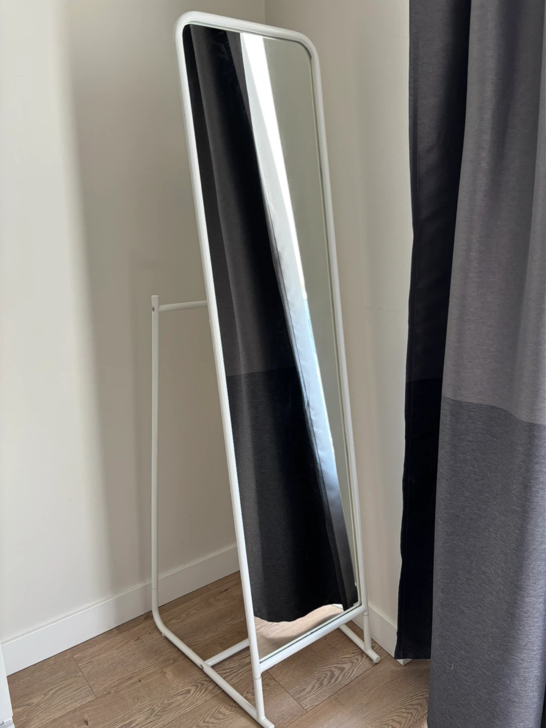 IKEA Stand Mirror “KNAPPER” - photo 2