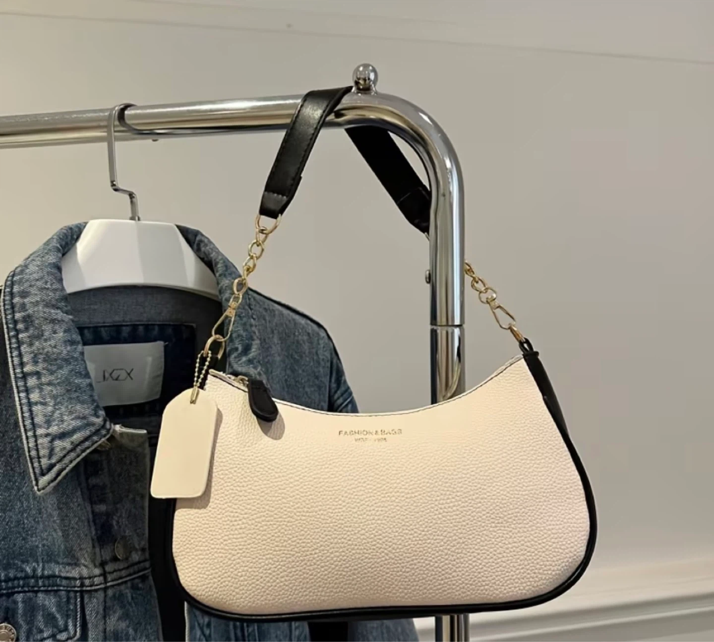 Women's White & Black Shoulder Bag - photo 4