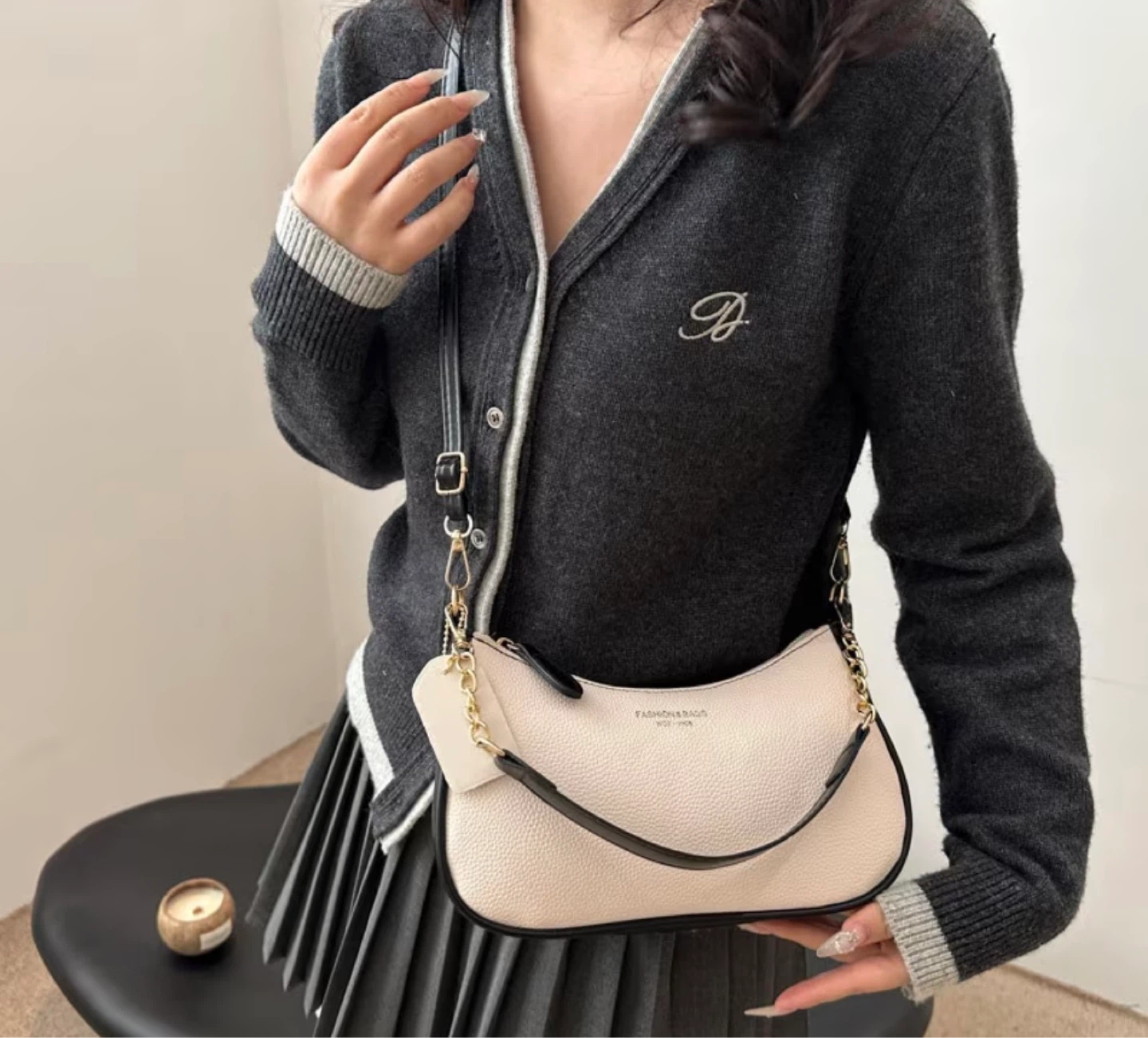 Women's White & Black Shoulder Bag