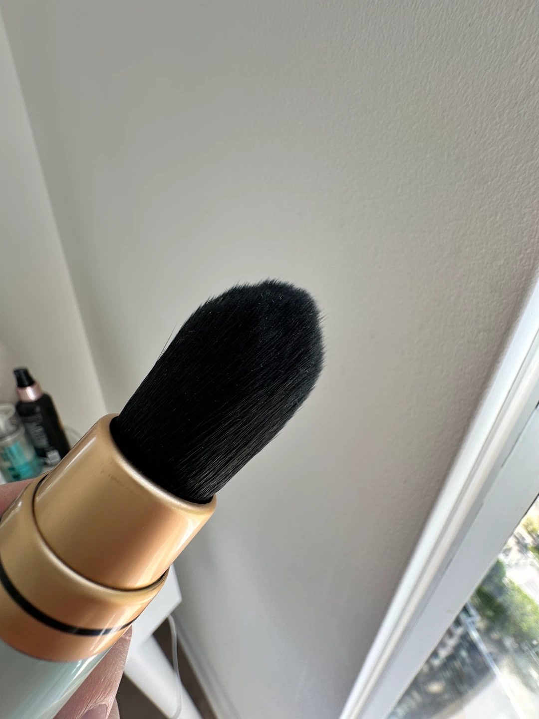 Too Faced Retractable Kabuki Brush
