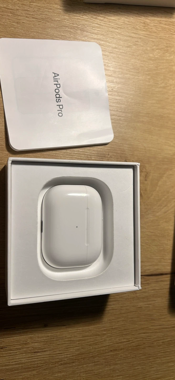 Apple AirPods Pro (2nd Generation) - photo 2
