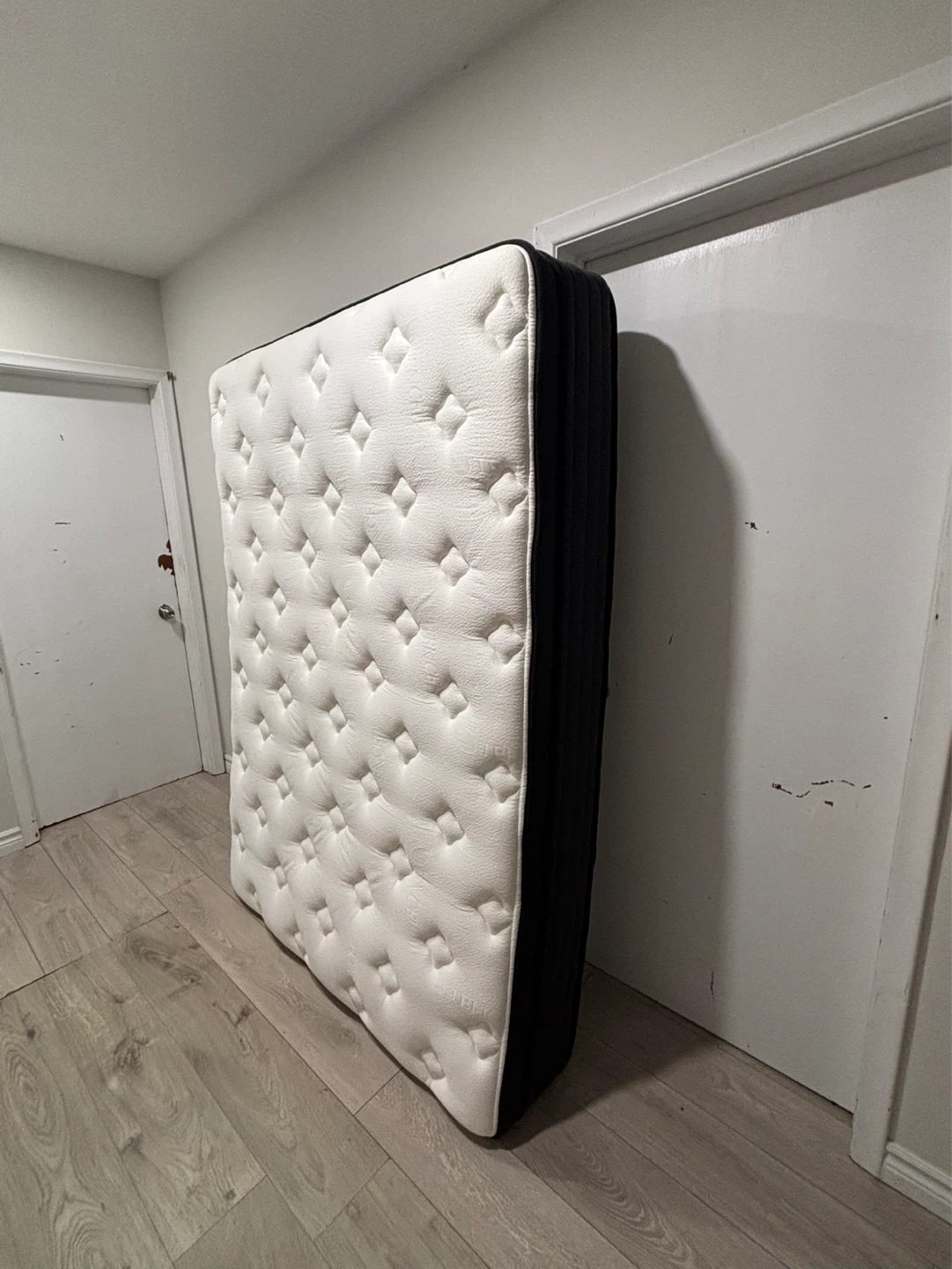 White Diamond Pattern Mattress - photo 2