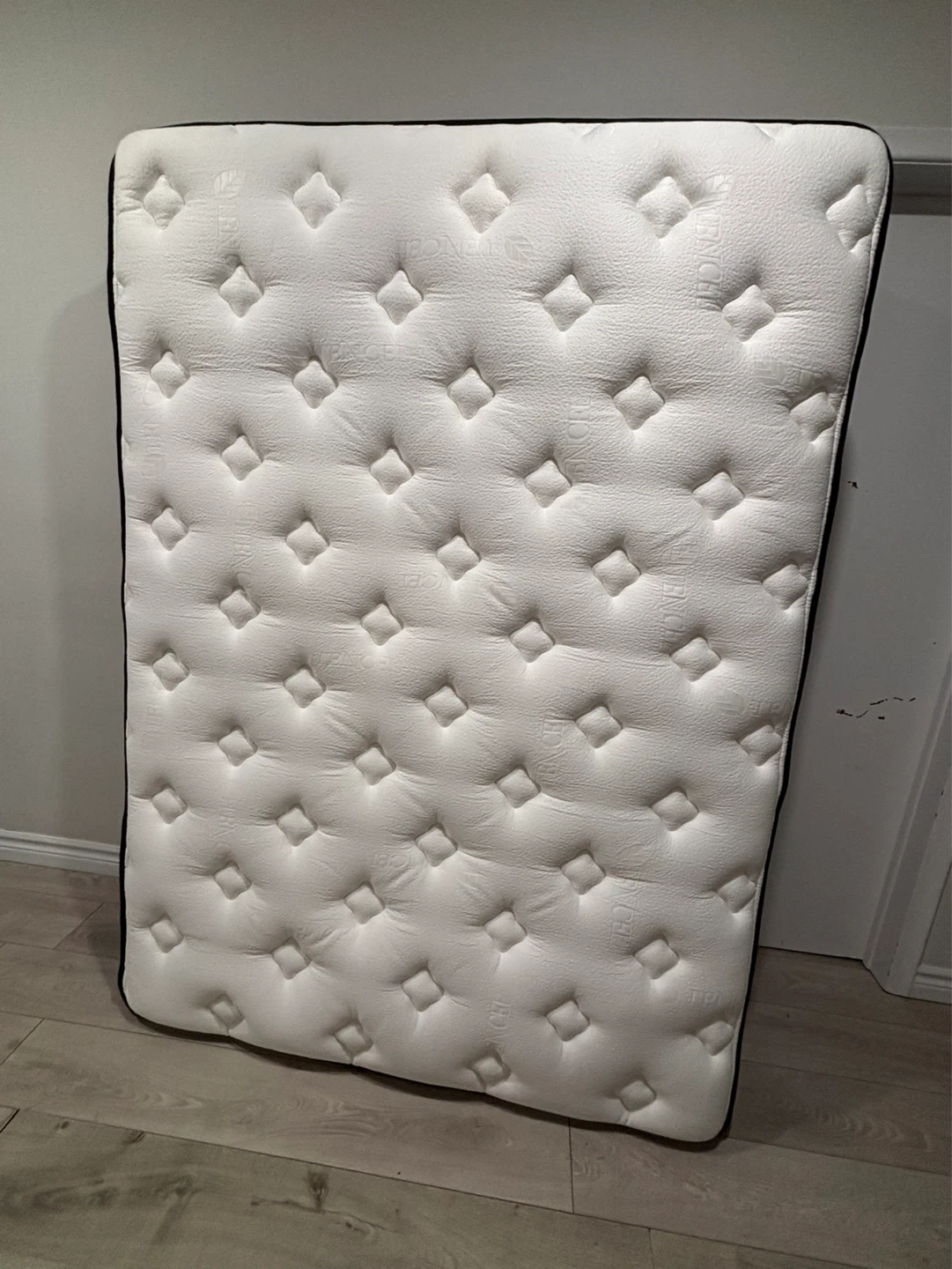 White Diamond Pattern Mattress - photo 4