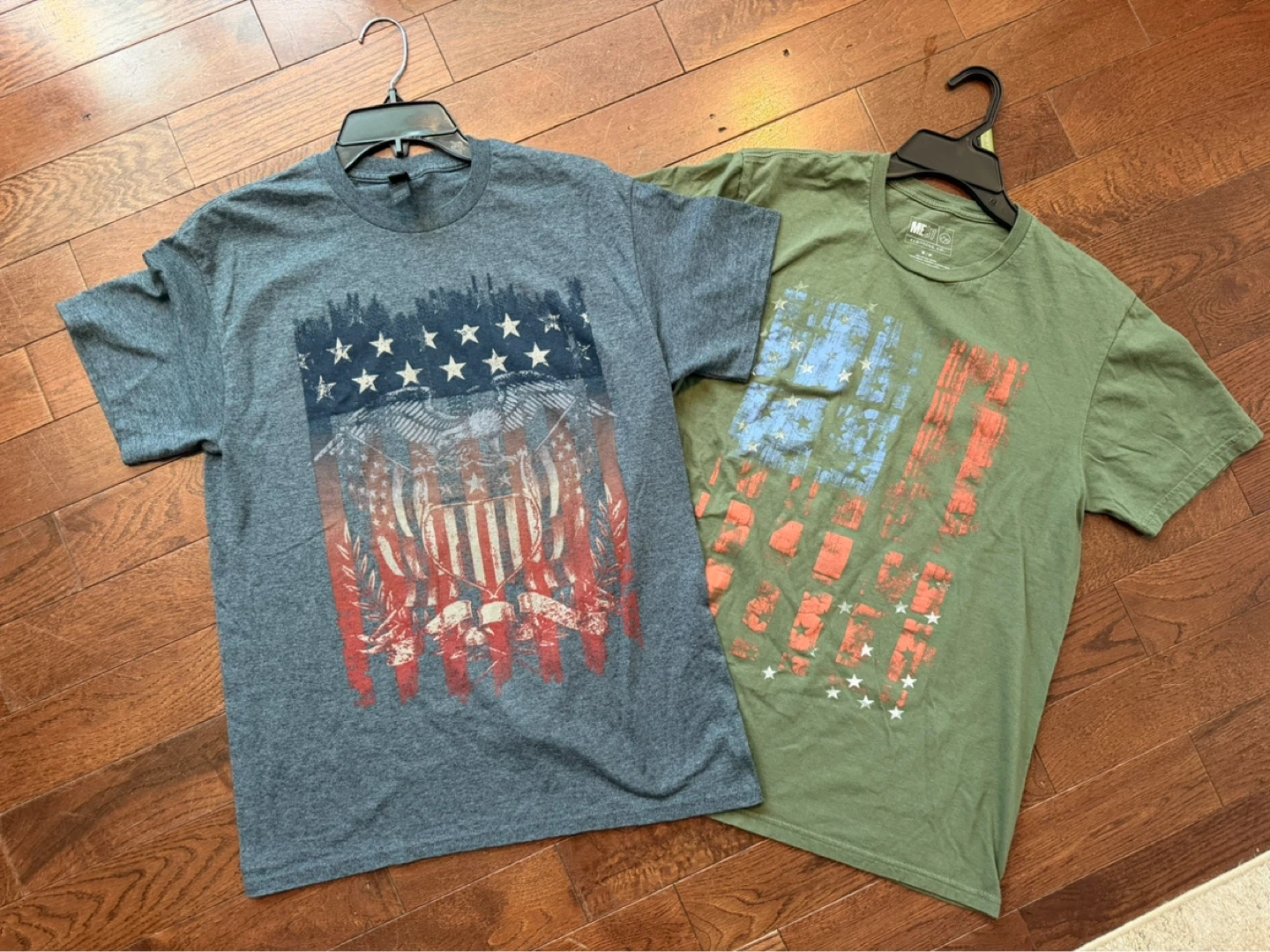Lot of 2 Men’s Medium Graphic Print USA Patriotic T-Shirts
